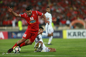 دیدار تیم های فوتبال پرسپولیس و الجزیره