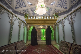 غبارروبی آستان مقدس امام زاده عبدالله همدان