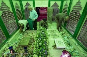 غبارروبی آستان مقدس امام زاده عبدالله همدان