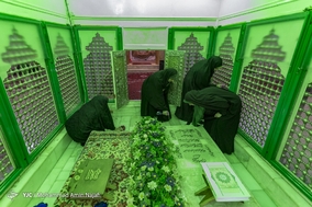 غبارروبی آستان مقدس امام زاده عبدالله همدان