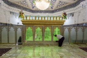 غبارروبی آستان مقدس امام زاده عبدالله همدان