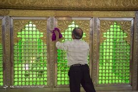 غبارروبی آستان مقدس امام زاده عبدالله همدان