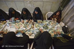 غبارروبی آستان مقدس امام زاده عبدالله همدان