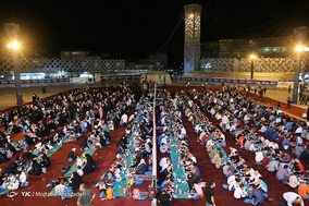 مراسم سفره افطاری در میدان امام حسین(ع)