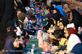 مراسم سفره افطاری در میدان امام حسین(ع)