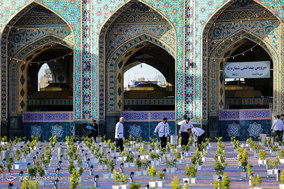 ضیافت افطار در حرم امام رضا (ع)‎