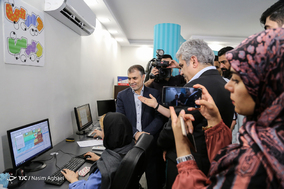 بازدید معاون علمی و فناوری رئیس جمهور از شرکت دانش بنیان و استارتاپی 