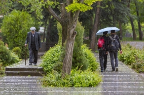 بارش باران بهاری در همدان
