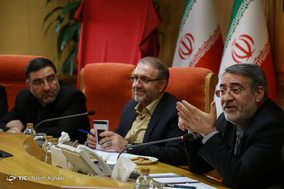 یازدهمین جلسه مرکزی ستاد اربعین عصر امروز چهارشنبه چهارم مهرماه با حضور عبدالرضا رحمانی فضلی وزیر کشور در وزارت کشور برگزار شد.