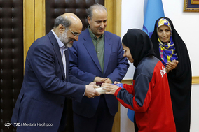 دیدار رئیس فدراسیون فوتبال و اعضای تیم ملی فوتسال بانوان با رئیس رسانه ملی‎