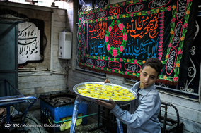 ضیافت افطار در محله مظاهری