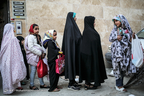 ضیافت افطار در محله مظاهری