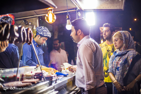 سی تیر، غذا و معاشرت تا دم صبح