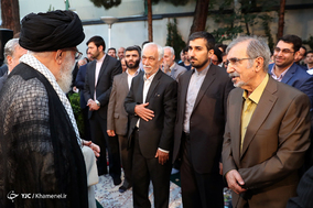 دیدار شاعران و استادان زبان و ادب پارسی با مقام معظم رهبری