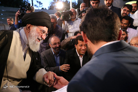 دیدار شاعران و استادان زبان و ادب پارسی با مقام معظم رهبری