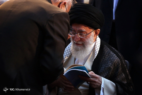 دیدار شاعران و استادان زبان و ادب پارسی با مقام معظم رهبری