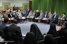 دیدار شاعران و استادان زبان و ادب پارسی با مقام معظم رهبری