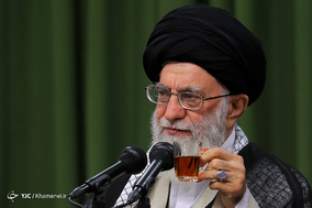 دیدار شاعران و استادان زبان و ادب پارسی با مقام معظم رهبری