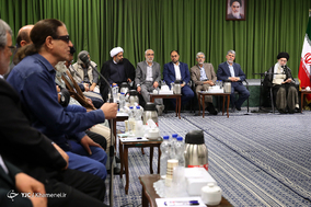 دیدار شاعران و استادان زبان و ادب پارسی با مقام معظم رهبری