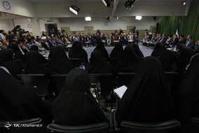دیدار شاعران و استادان زبان و ادب پارسی با مقام معظم رهبری