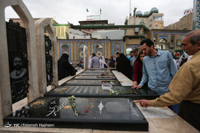 افطار روزه داران در امام زاده صالح (ع)