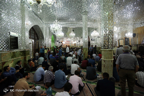 افطار روزه داران در امام زاده صالح (ع)