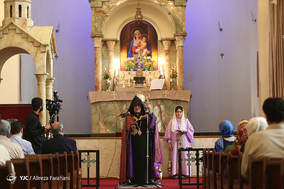 مراسم بزرگداشت امام خمینی (ره) در کلیسای سرکیس مقدس
