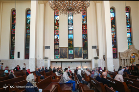 مراسم بزرگداشت امام خمینی (ره) در کلیسای سرکیس مقدس