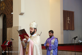 مراسم بزرگداشت امام خمینی (ره) در کلیسای سرکیس مقدس