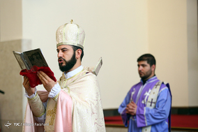 مراسم بزرگداشت امام خمینی (ره) در کلیسای سرکیس مقدس