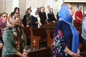 مراسم بزرگداشت امام خمینی (ره) در کلیسای سرکیس مقدس