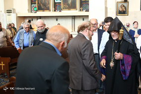 مراسم بزرگداشت امام خمینی (ره) در کلیسای سرکیس مقدس