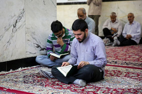 ترتیل خوانی قرآن کریم در حرم امام رضا (ع)