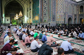 ترتیل خوانی قرآن کریم در حرم امام رضا (ع)