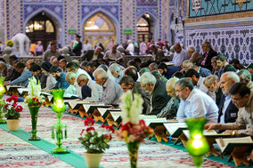 ترتیل خوانی قرآن کریم در حرم امام رضا (ع)