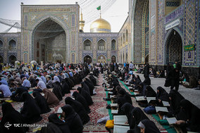ترتیل خوانی قرآن کریم در حرم امام رضا (ع)