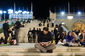 مراسم احیاء شب بیست و یکم ماه رمضان در مصلی امام تهران