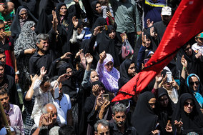 تشییع پیکر شهید مدافع حرم گل آقا مرادی در مشهد