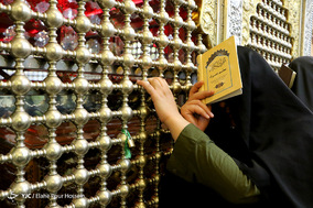 مراسم احیای شب بیست و سوم  ماه مبارک رمضان در حرم سید علاءالدین حسین (ع) شیراز