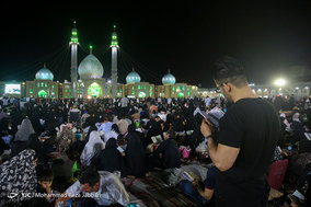 مراسم احیاء شب بیست و سوم ماه رمضان در مسجد جمکران قم