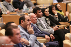 مراسم تجلیل از ورزشکاران و هنرمندان در جزیره کیش