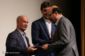 مراسم تجلیل از ورزشکاران و هنرمندان در جزیره کیش