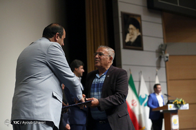 مراسم تجلیل از ورزشکاران و هنرمندان در جزیره کیش