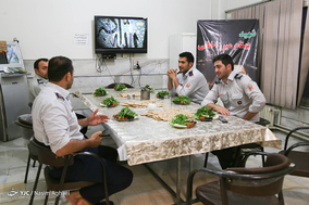 افطار با آتش نشانان ایستگاه دو‎