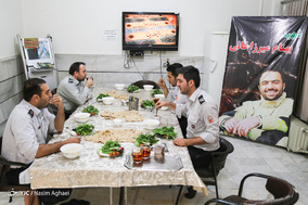 افطار با آتش نشانان ایستگاه دو‎