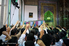 وداع با پیکرهای دو شهید گمنام دفاع مقدس در مراسم معنوی اعتکاف جوانان مشهد