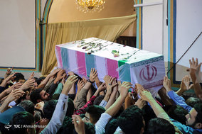 وداع با پیکرهای دو شهید گمنام دفاع مقدس در مراسم معنوی اعتکاف جوانان مشهد
