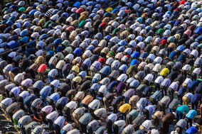 اقامه نماز عید فطر در سعادت آباد