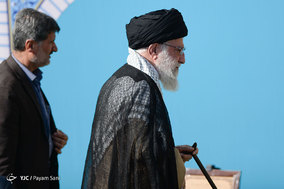 اقامه نماز عید فطر به امامت مقام معظم رهبری در مصلی تهران