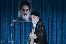 اقامه نماز عید فطر به امامت مقام معظم رهبری در مصلی تهران
